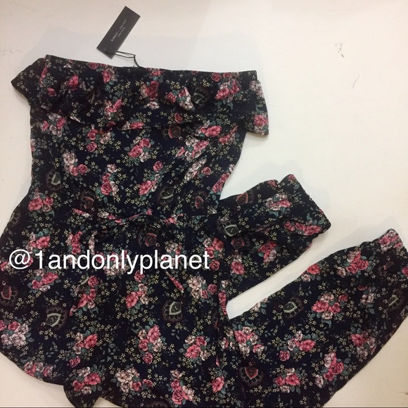 🛑SOLD🛑🌹HP🌹Floral Print Off the Shoulder Raffle Jumpsuit - Picture 2 of 5